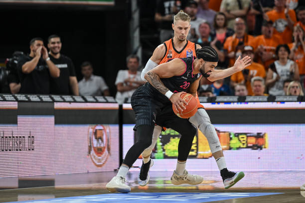 利进攻和精 利进攻和精