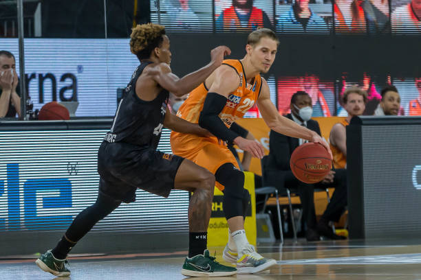 防守专家的 防守专家的