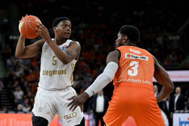 仅在排坛引 仅在排坛引